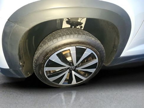 Used 2024 Volkswagen Taos SE image 10