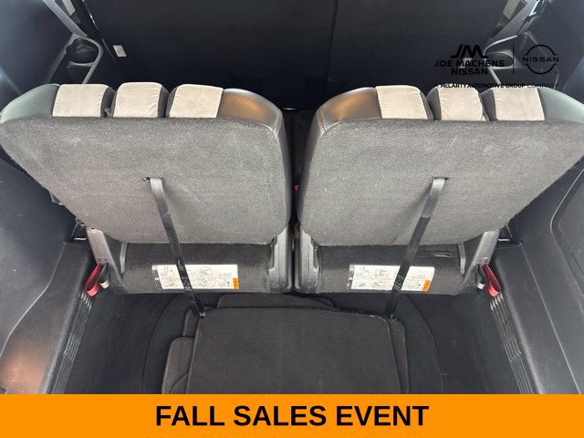 Used 2017 Ford Explorer XLT w/ Equipment Group 202A AWD/4WD image 35