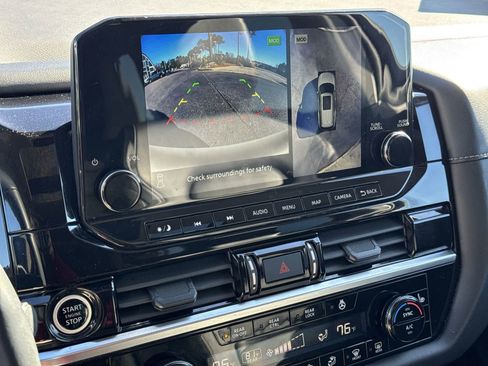 Used 2024 Nissan Pathfinder SL w/ SL Premium Package image 25