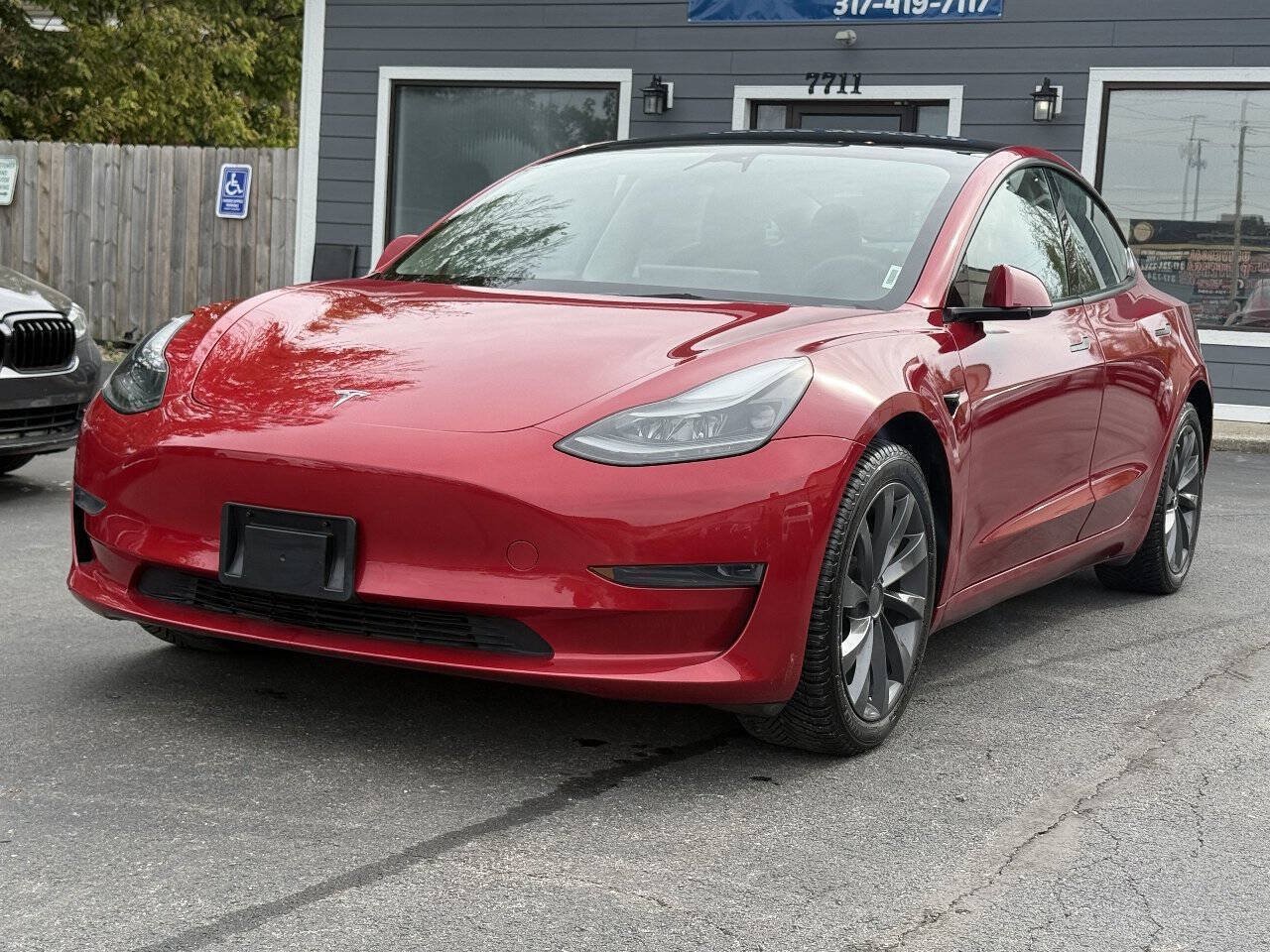 Used 2023 Tesla Model 3 Standard Range RWD image 1