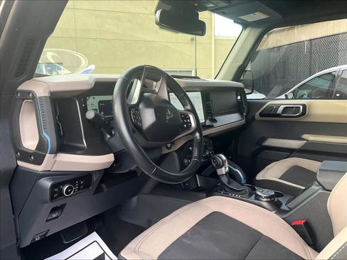 Used 2023 Ford Bronco Wildtrak image 8