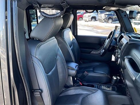 Used 2017 Jeep Wrangler Unlimited Freedom Edition image 29