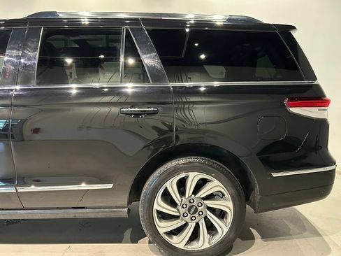 Used 2024 Lincoln Navigator Reserve w/ Equipment Group 201A AWD/4WD image 4