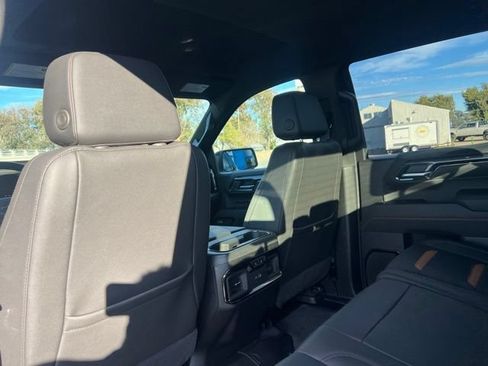 Used 2025 GMC Sierra 1500 AT4 AWD/4WD image 23