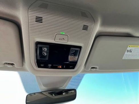 Used 2024 Volkswagen Atlas SE image 46