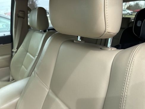 Used 2019 Jeep Grand Cherokee Limited w/ Luxury Group II image 5