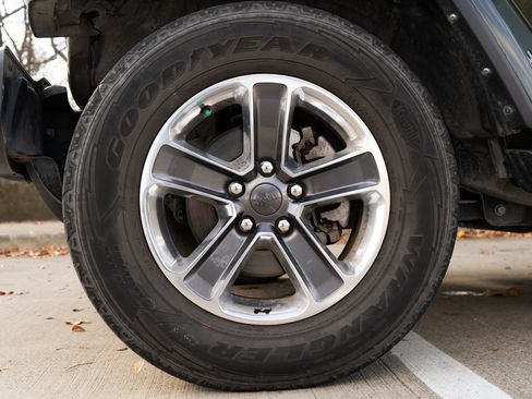 Used 2021 Jeep Wrangler Unlimited Sahara w/ LED Lighting Group image 14