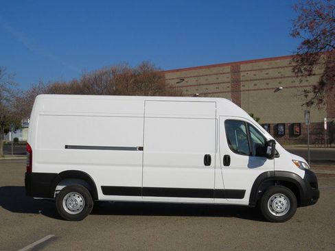 New 2023 RAM ProMaster 2500 w/ Convenience Group FWD image 5