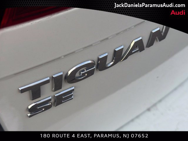 Used 2021 Volkswagen Tiguan SE w/ Panoramic Sunroof Package AWD/4WD image 8