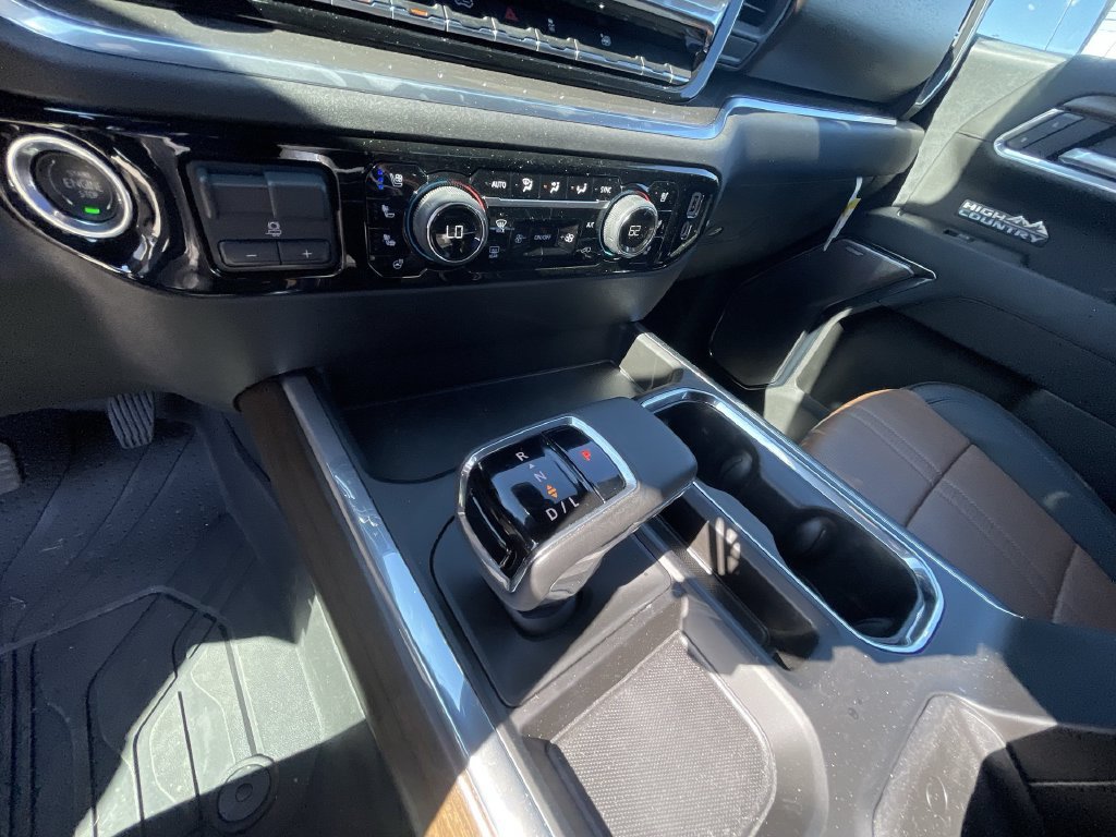Used 2026 Chevrolet Silverado 1500 High Country AWD/4WD image 16