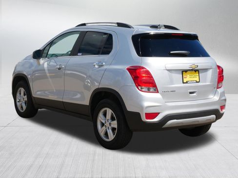 Used 2020 Chevrolet Trax LT w/ LT Convenience Package AWD/4WD image 5