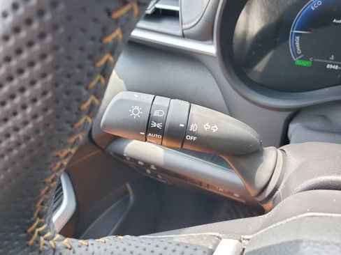 Used 2025 Toyota Sienna XLE Woodland Edition AWD/4WD image 24