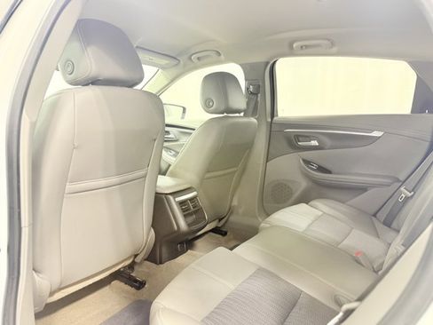 Used 2018 Chevrolet Impala LT FWD image 26