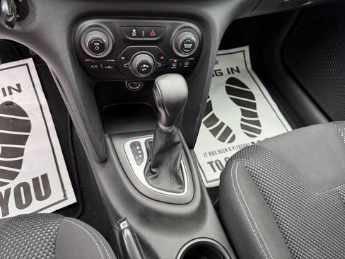 Used 2015 Dodge Dart SXT image 15