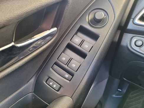 Used 2017 Chevrolet Trax LT AWD/4WD image 27