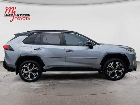 Used 2021 Toyota RAV4 XSE w/ Premium Package AWD/4WD image 4