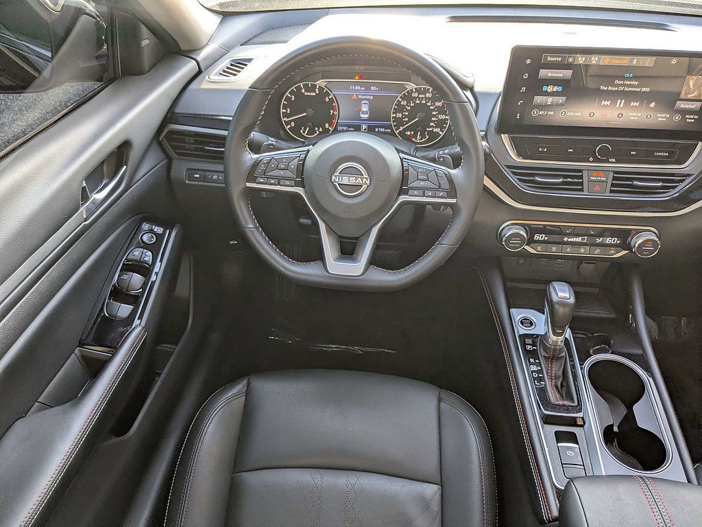 Used 2025 Nissan Altima 2.5 SR w/ SR Premium Package AWD/4WD image 16