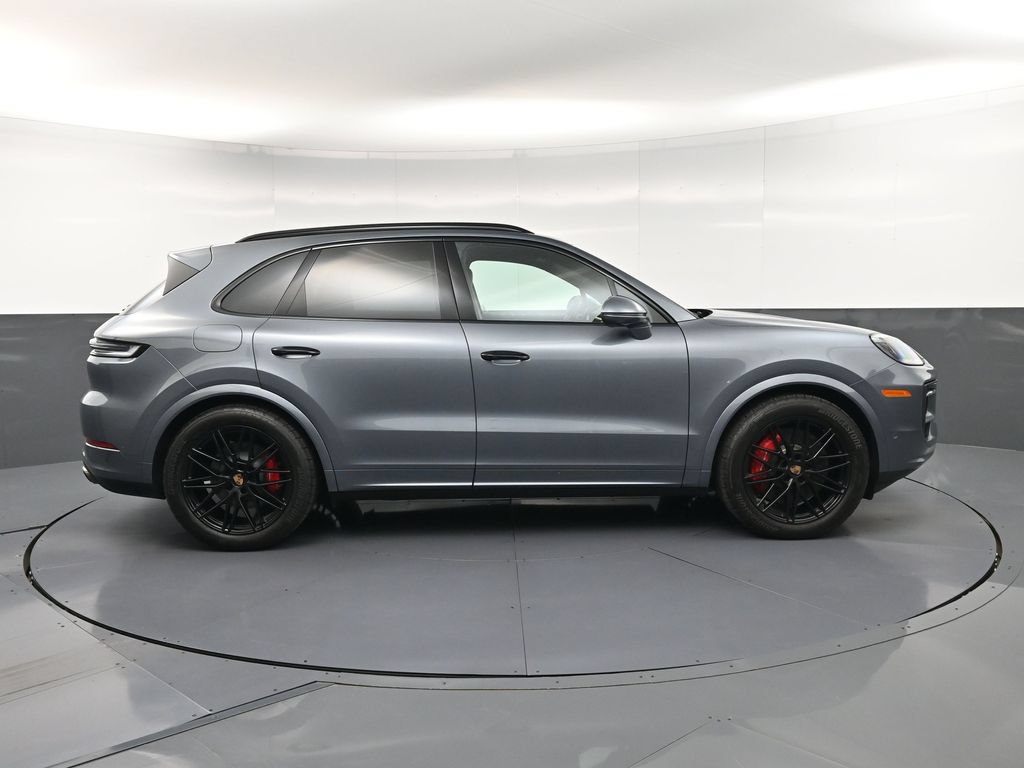 Certified 2026 Porsche Cayenne S AWD/4WD image 9