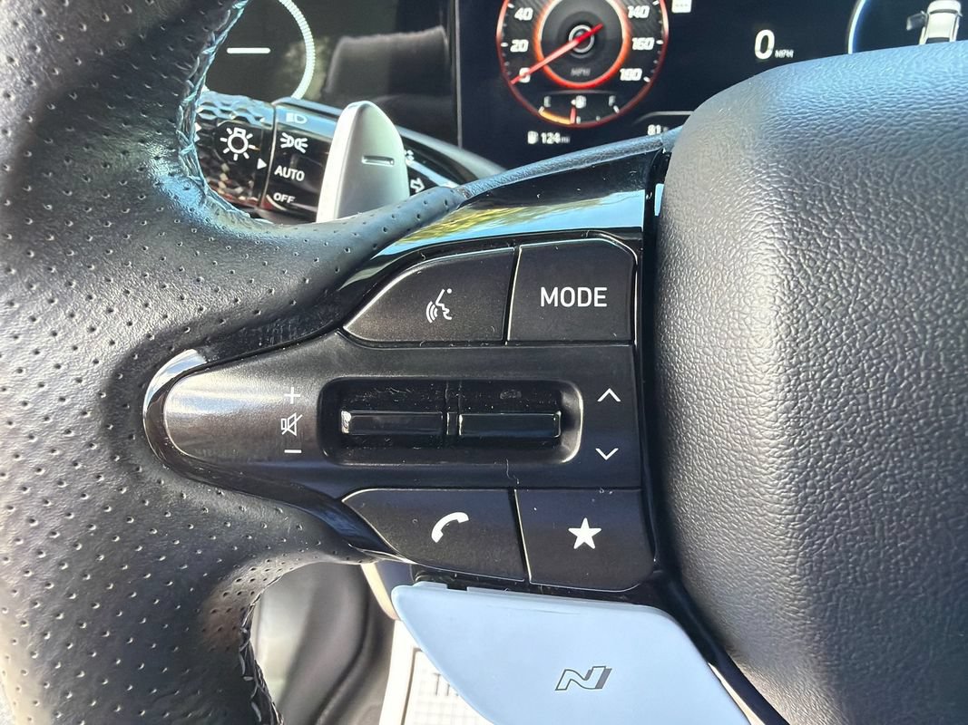 Used 2024 Hyundai Elantra N FWD image 17