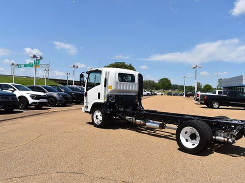 New 2025 Chevrolet Low Cab Forward image 25