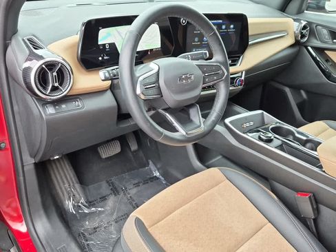 Used 2025 Chevrolet Equinox ACTIV w/ Safety and Technology Package FWD image 12