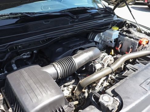 Used 2020 RAM 1500 Laramie w/ Sport Appearance Package AWD/4WD image 13