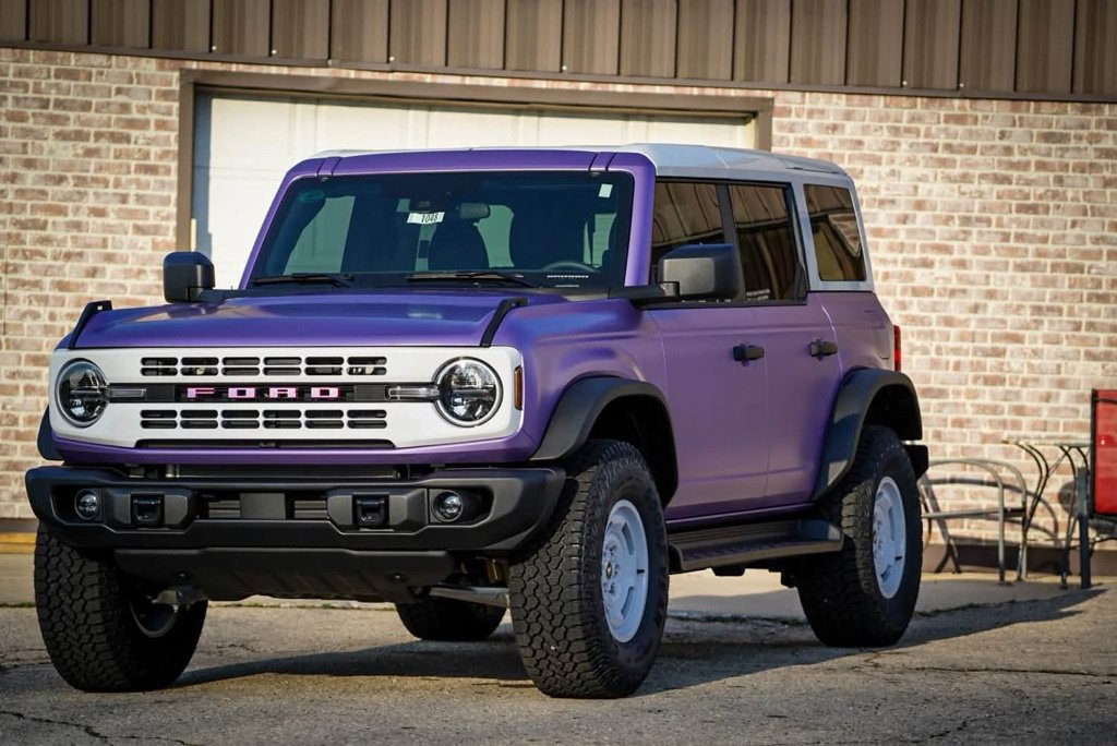New 2026 Ford Bronco Heritage Edition AWD/4WD image 3