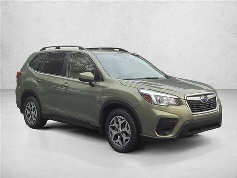 Used 2020 Subaru Forester Premium image 3