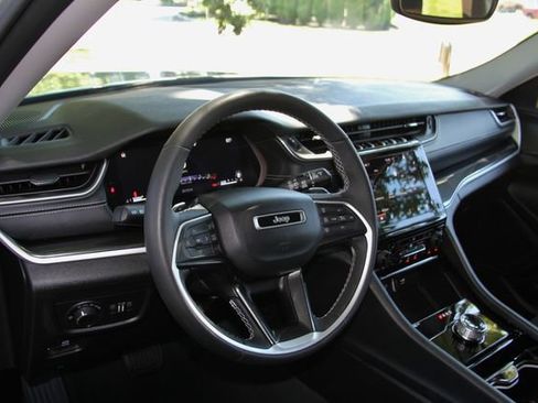 Used 2023 Jeep Grand Cherokee L Laredo w/ Luxury Tech Group I image 20