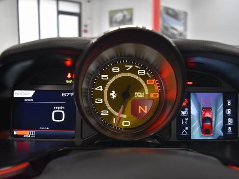 Used 2020 Ferrari 812 Superfast image 28
