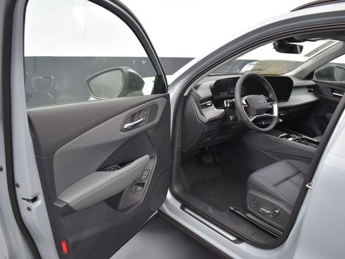 New 2026 Audi Q3 quattro 2.0T AWD/4WD image 5