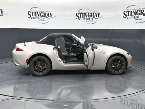 Used 2022 MAZDA MX-5 Miata Sport RWD image 27