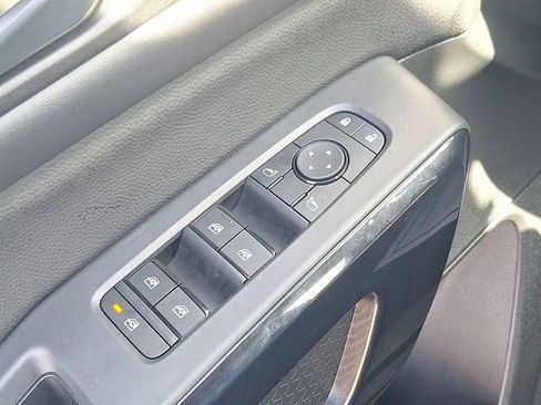 Certified 2026 Nissan Pathfinder SV AWD/4WD image 12