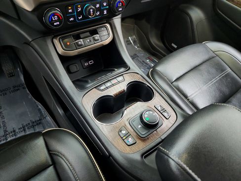 Used 2023 GMC Acadia Denali w/ Black Diamond Edition AWD/4WD image 22