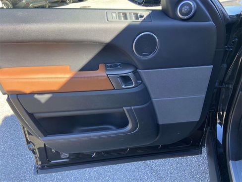 Used 2017 Land Rover Range Rover Sport Supercharged image 13