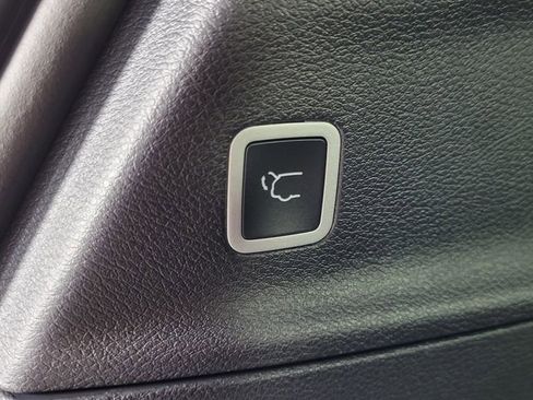 New 2026 Chrysler Pacifica Limited w/ S Appearance Package image 11