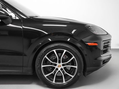 Certified 2024 Porsche Cayenne AWD/4WD image 14