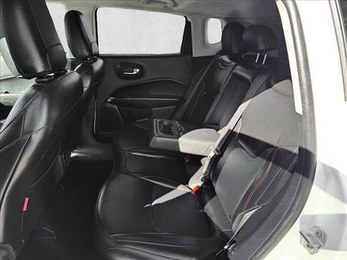 Used 2019 Jeep Compass Trailhawk w/ Leather Interior Group AWD/4WD image 17