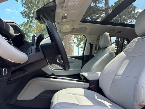 Used 2025 Ford Explorer Platinum w/ Ultimate Package RWD image 26