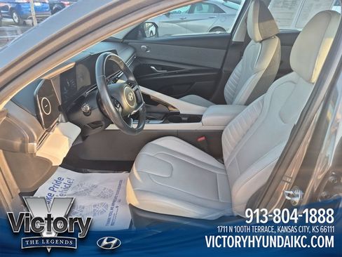 Used 2024 Hyundai Elantra Limited FWD image 9