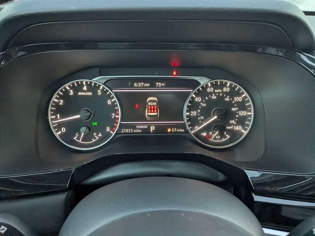 Used 2025 Nissan Pathfinder SV FWD image 31