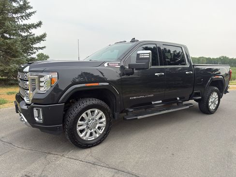 Used 2020 GMC Sierra 3500 Denali w/ Denali Ultimate Package AWD/4WD image 2