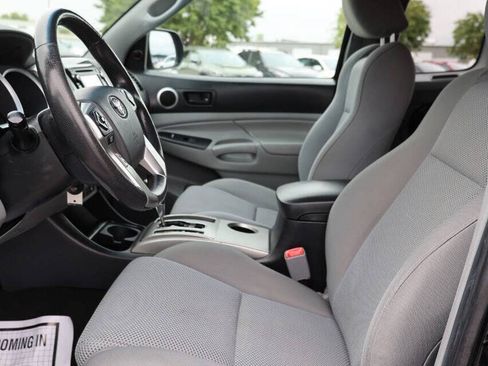 Used 2015 Toyota Tacoma 4x4 Access Cab V6 w/ TRD Sport Package image 13