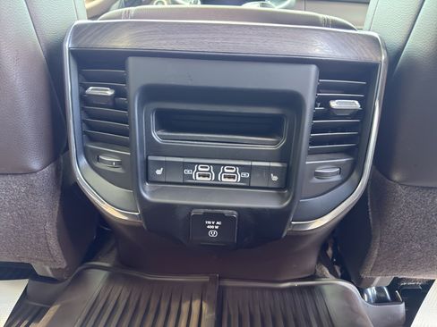 Used 2025 RAM 2500 Laramie AWD/4WD image 19