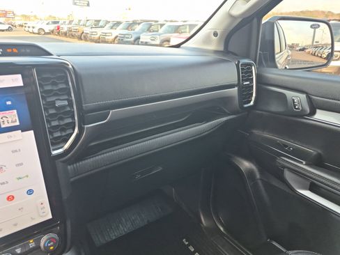 Used 2024 Ford Ranger Lariat w/ Trailer Tow Package image 22