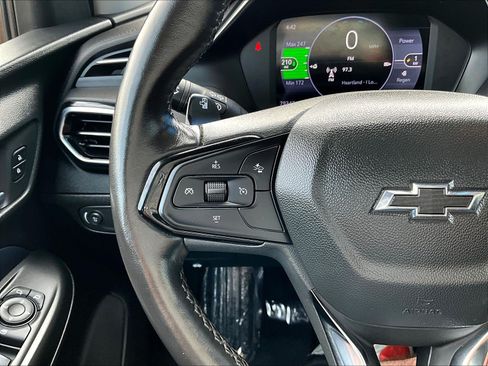 Used 2022 Chevrolet Bolt EUV LT w/ Convenience Package FWD image 10
