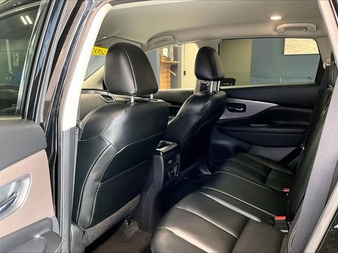 Used 2023 Nissan Murano SV w/ SV Midnight Edition Package image 18