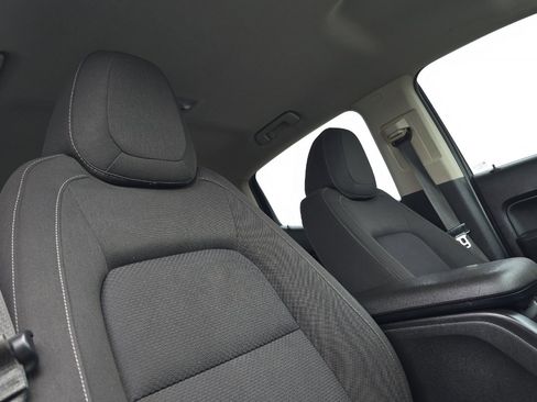 Used 2016 Chevrolet Colorado LT w/ LT Convenience Package image 18