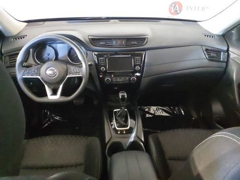 Used 2018 Nissan Rogue S AWD/4WD image 12