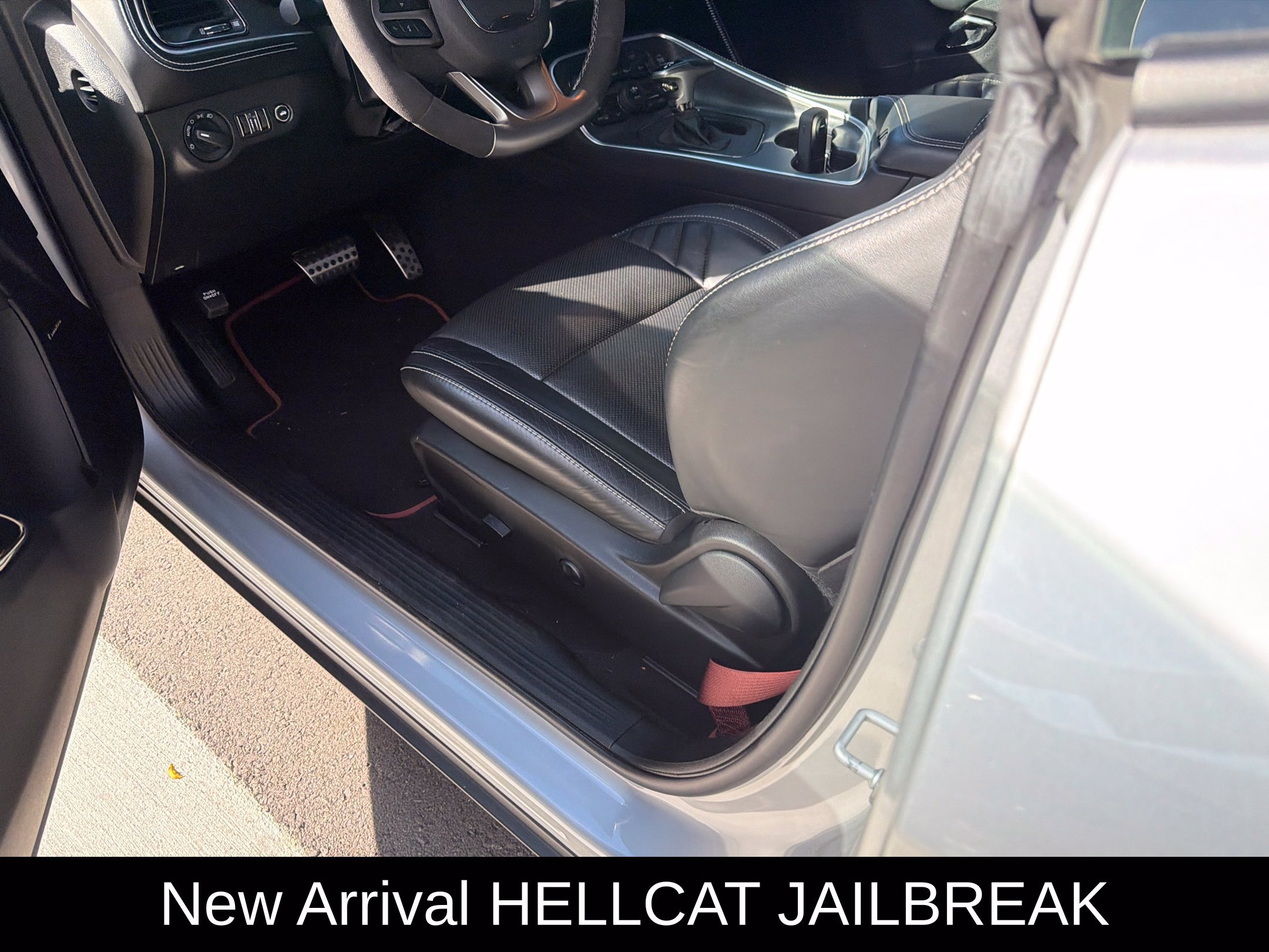 Used 2023 Dodge Challenger SRT Hellcat RWD image 16